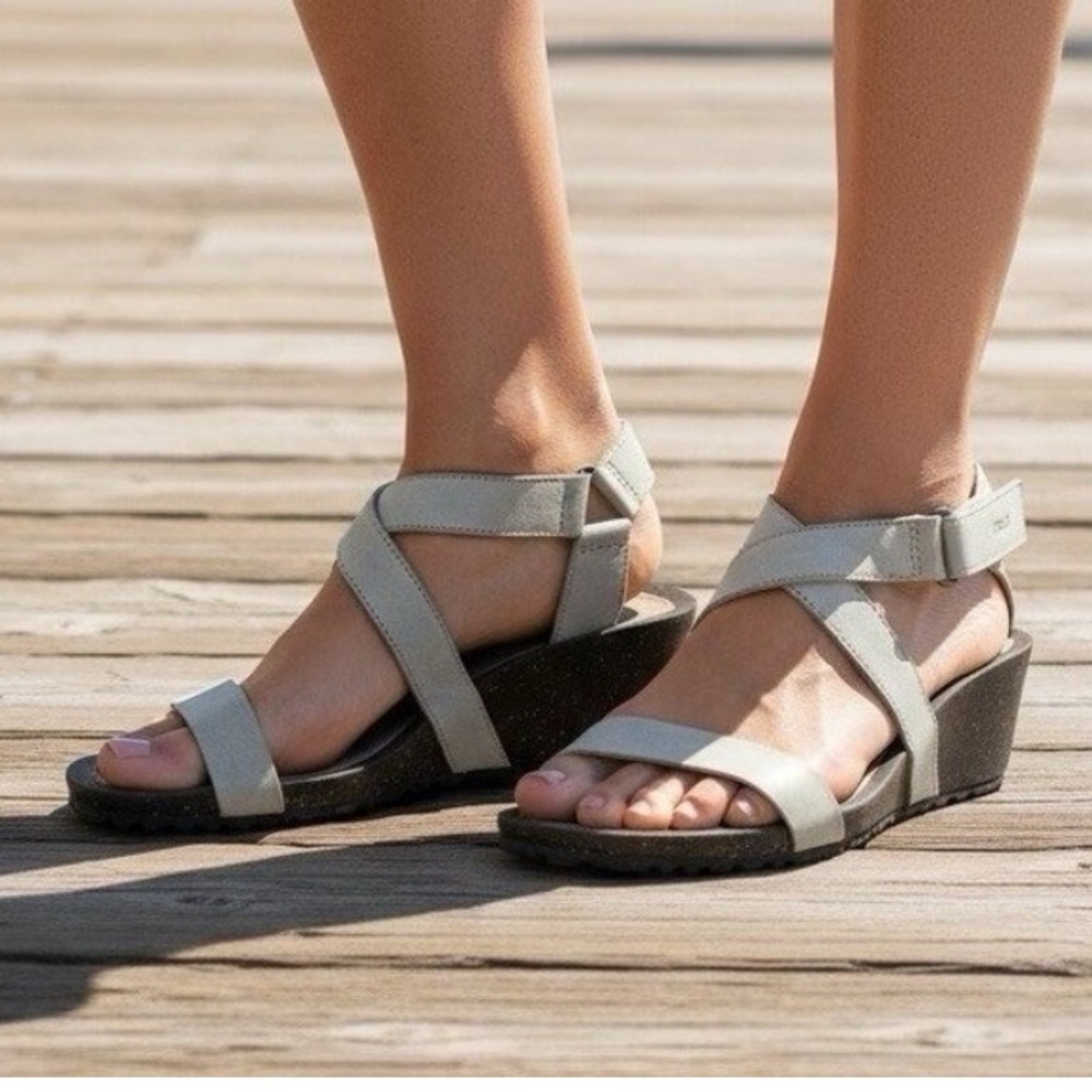 TEVA Cabrillo Criss Cross Strap Wedge Leather Sandal, 7.5